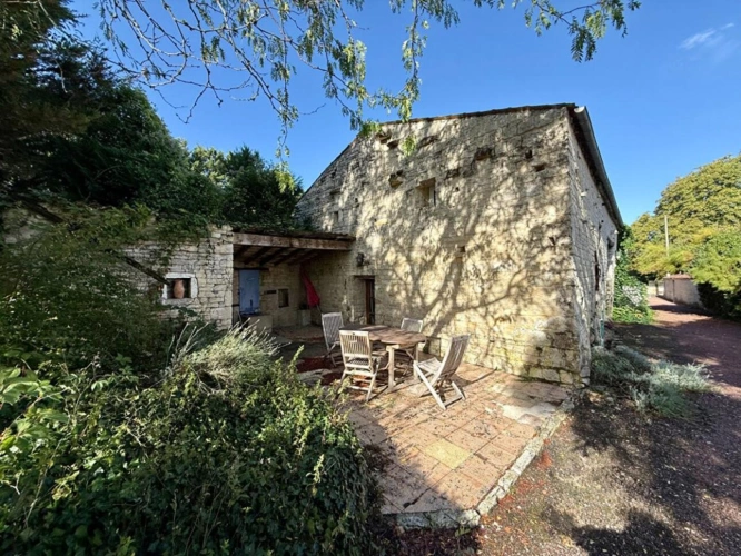 Photos 18 - Prestige - Élégant manoir charentais avec gîtes, piscine chauffée et vaste terrain