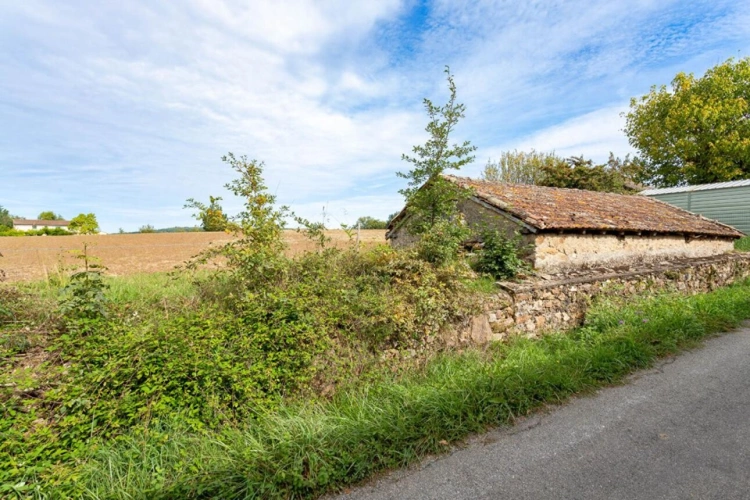 Photos 22 - Rurale - Corps de ferme en U à rénover - 500 m² et 2,4 ha - Proche de Najac, limite Tarn et Aveyron