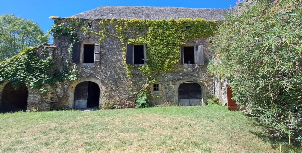 Photos 29 - Rurale - Corps de ferme en U à rénover - 500 m² et 2,4 ha - Proche de Najac, limite Tarn et Aveyron