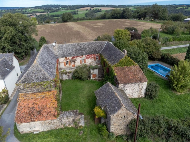 Photos 3 - Rurale - Corps de ferme en U à rénover - 500 m² et 2,4 ha - Proche de Najac, limite Tarn et Aveyron
