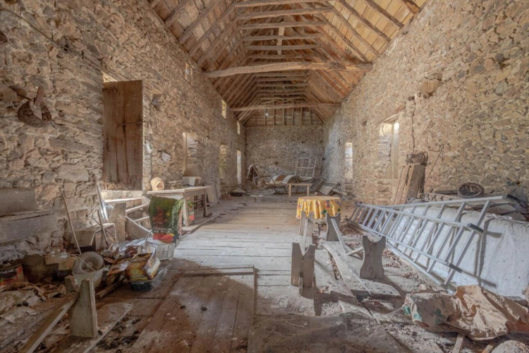 Photos 6 - Rurale - Corps de ferme en U à rénover - 500 m² et 2,4 ha - Proche de Najac, limite Tarn et Aveyron