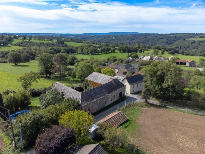 Photos 11 - Rurale - Corps de ferme en U à rénover - 500 m² et 2,4 ha - Proche de Najac, limite Tarn et Aveyron