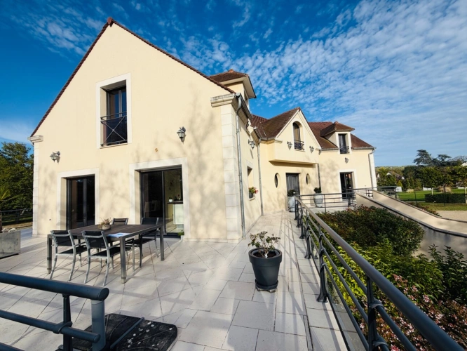 Photos 4 - Prestige - Moisson – Villa lumineuse de 280 m² dans un écrin de verdure aux portes de Paris