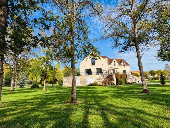 Photos 6 - Prestige - Moisson – Villa lumineuse de 280 m² dans un écrin de verdure aux portes de Paris