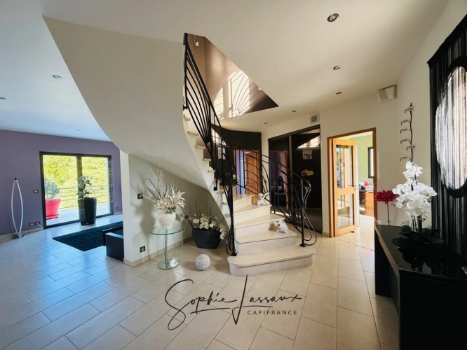 Photos 7 - Prestige - Moisson – Villa lumineuse de 280 m² dans un écrin de verdure aux portes de Paris