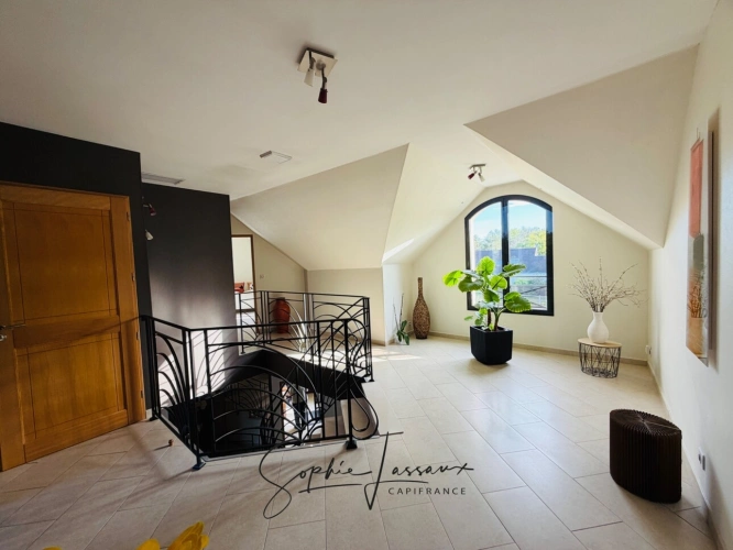 Photos 18 - Prestige - Moisson – Villa lumineuse de 280 m² dans un écrin de verdure aux portes de Paris
