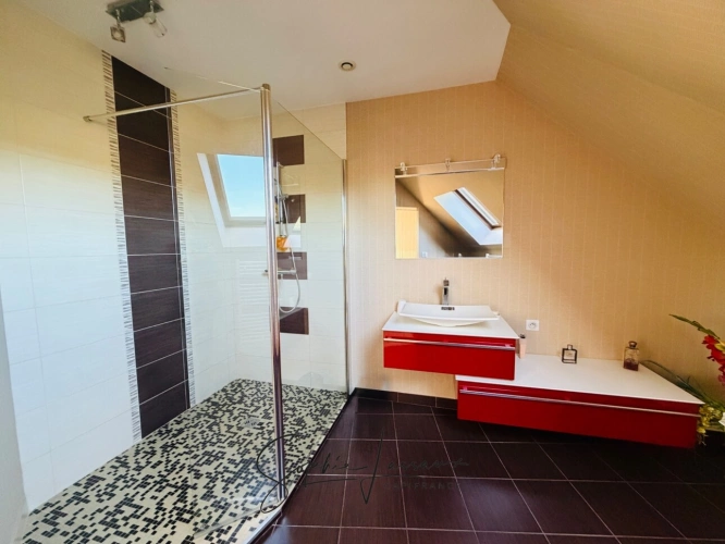 Photos 19 - Prestige - Moisson – Villa lumineuse de 280 m² dans un écrin de verdure aux portes de Paris
