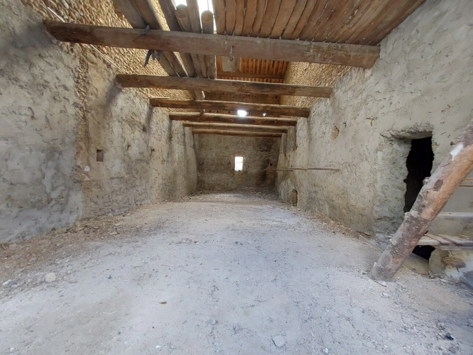 Photos 2 - Rurale - Grange à vendre à Valensole aménageable en maison de village
