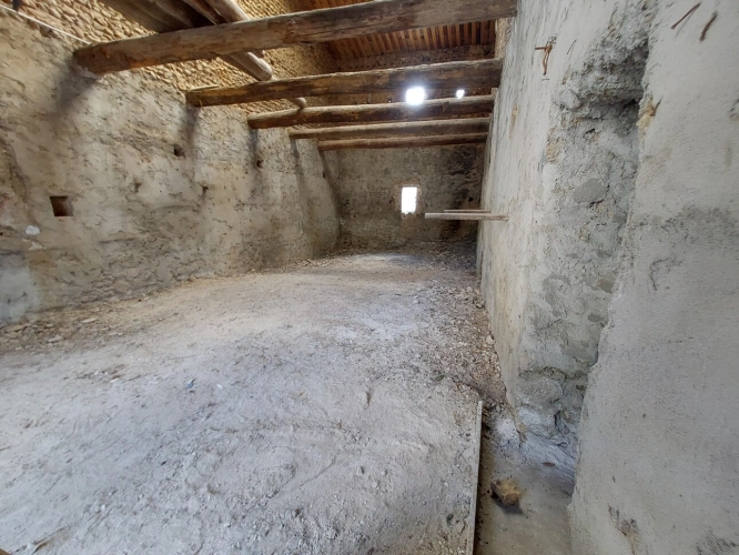 Photos 4 - Rurale - Grange à vendre à Valensole aménageable en maison de village