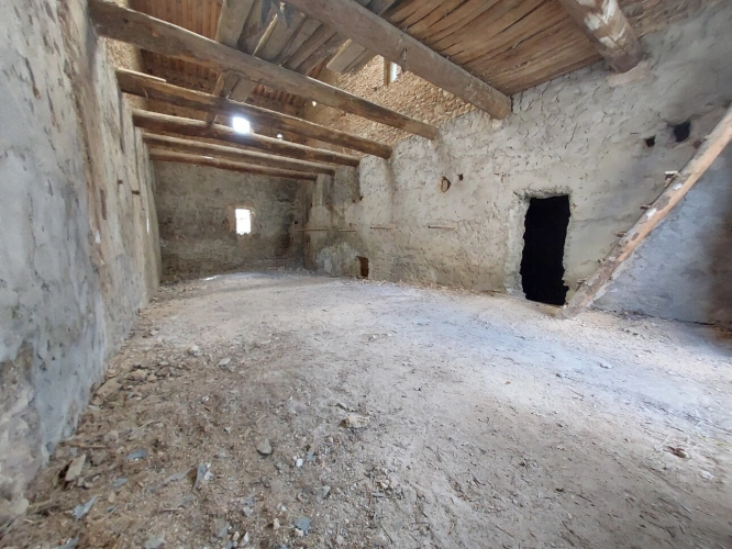 Photos 5 - Rurale - Grange à vendre à Valensole aménageable en maison de village