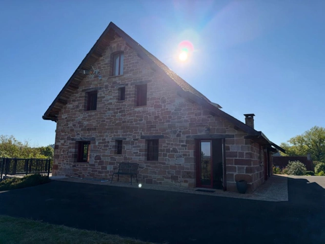 Photos 2 - Prestige - PROPRIÉTÉ DE CARACTÈRE EN PIERRES ROUGES