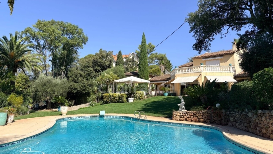 Photos 1 - Prestige - Propriete à vendre 6 pièces SAINT RAPHAEL (83)