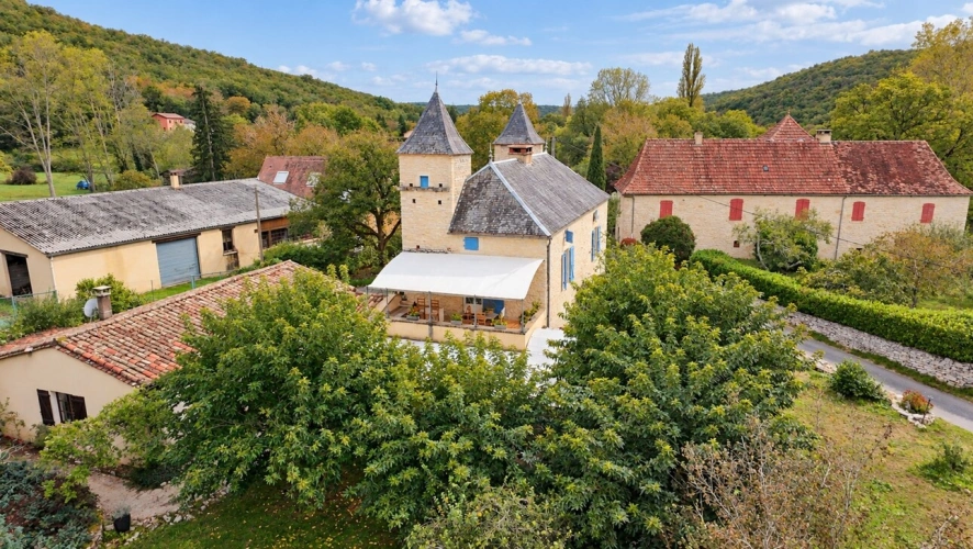 Photos 2 - Prestige - Cinq gîtes, une maison de caractère : votre changement de vie aux portes du Périgord Noir