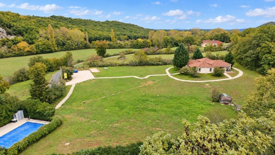 Photos 17 - Prestige - Cinq gîtes, une maison de caractère : votre changement de vie aux portes du Périgord Noir