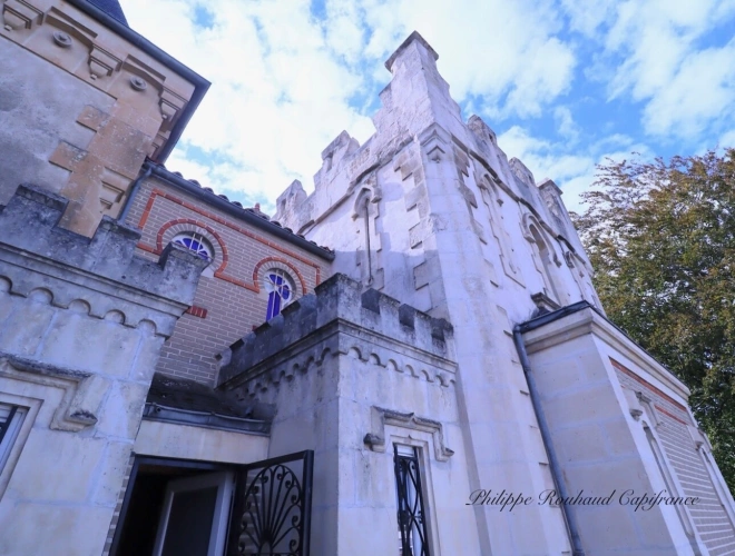 Photos 1 - Prestige - Maison de caractère à vendre à Fontenay-le-Comte (85) – 186 m², jardin, garage 4 voitures