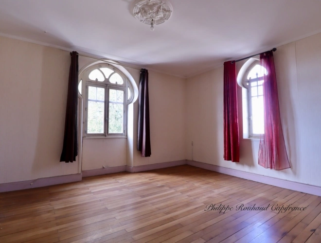 Photos 12 - Prestige - Maison de caractère à vendre à Fontenay-le-Comte (85) – 186 m², jardin, garage 4 voitures