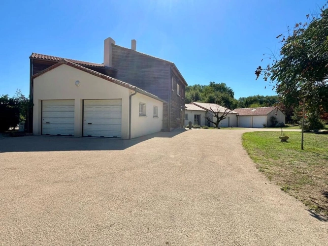Photos 9 - Prestige - Maison Chauvigny 8 pièce(s) 316 m2