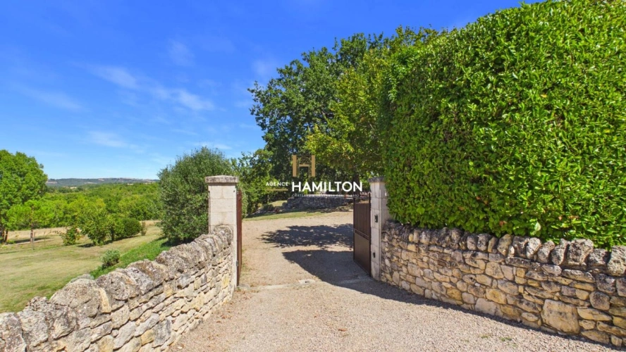 Photos 18 - Rurale - MAISON T8 RÉNOVÉE AVEC VUE  SUR 1.3 Ha - PROCHE DE CORDES-SUR-CIEL