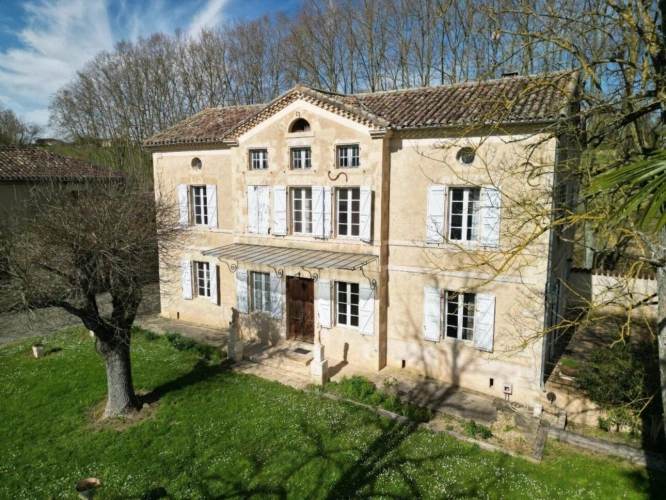 Photos 1 - Touristique - Maison d'époque avec maison d'amis et grand parc