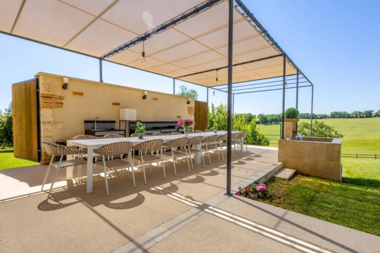 Photos 4 - Prestige - Propriété de 998 m², 12 chambres, 33 hectares biologiques, source naturelle et deux piscines