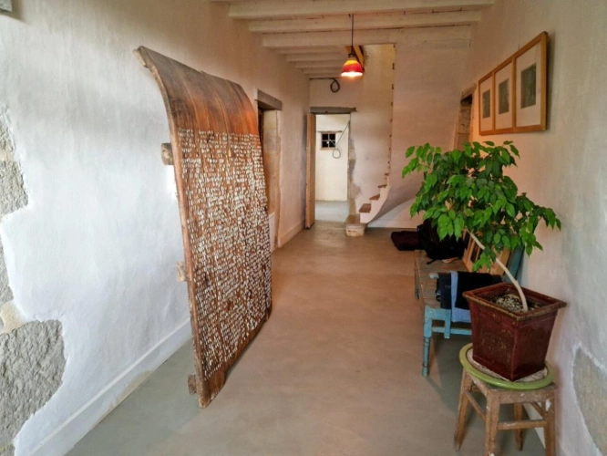 Photos 3 - Touristique - BELLE MAISON DE CARACTERE EN PIERRES AVEC 3,5HA ET LAC