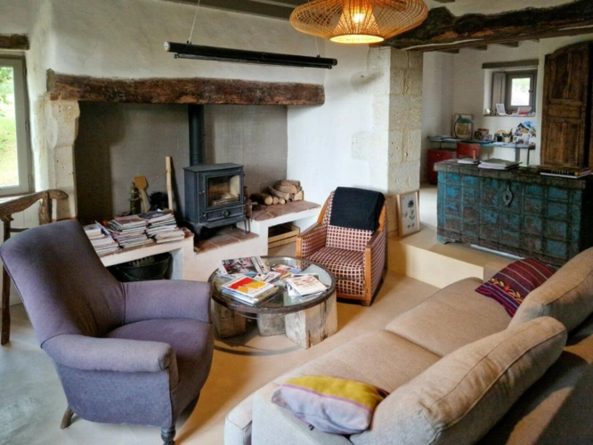 Photos 6 - Touristique - BELLE MAISON DE CARACTERE EN PIERRES AVEC 3,5HA ET LAC
