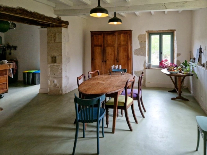 Photos 8 - Touristique - BELLE MAISON DE CARACTERE EN PIERRES AVEC 3,5HA ET LAC