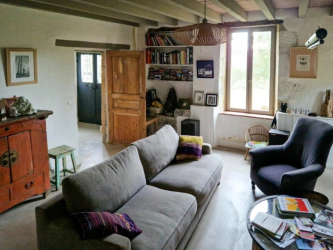 Photos 10 - Touristique - BELLE MAISON DE CARACTERE EN PIERRES AVEC 3,5HA ET LAC