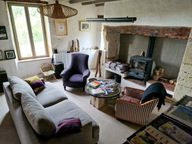 Photos 11 - Touristique - BELLE MAISON DE CARACTERE EN PIERRES AVEC 3,5HA ET LAC