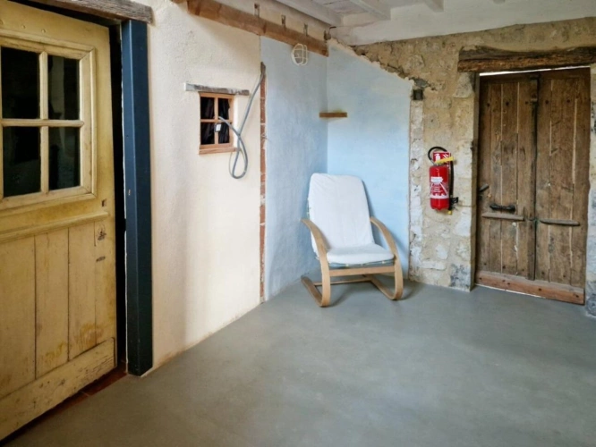 Photos 13 - Touristique - BELLE MAISON DE CARACTERE EN PIERRES AVEC 3,5HA ET LAC