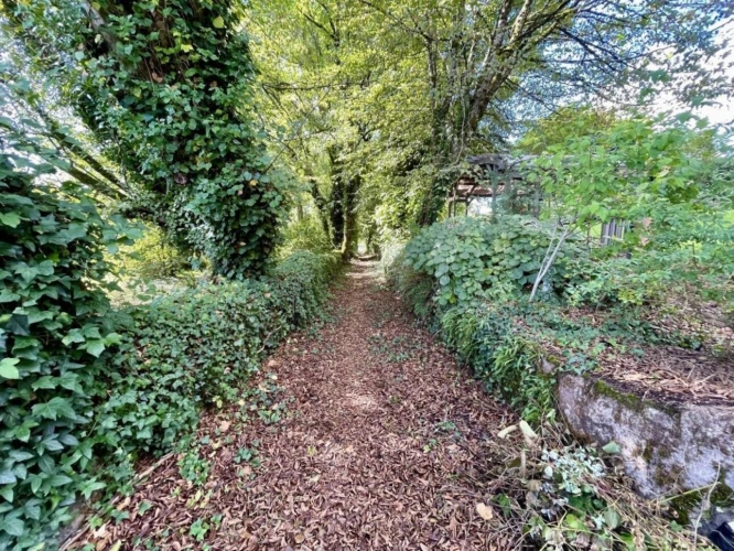 Photos 3 - Touristique - Maison en pierre avec chambres d'hôtes, piscine, gîte et espace bien-être