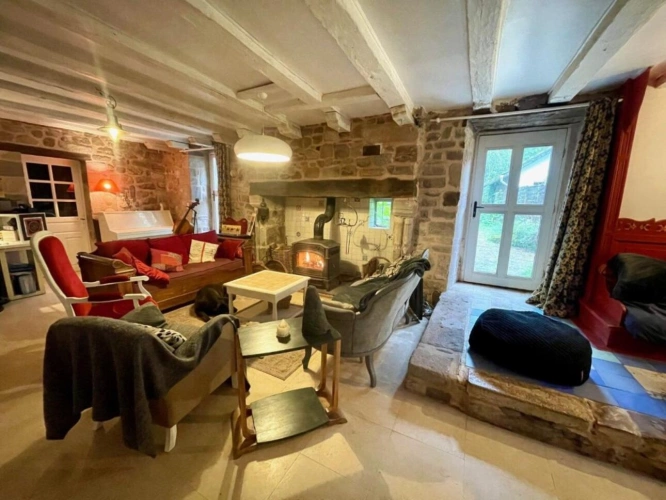 Photos 12 - Touristique - Maison en pierre avec chambres d'hôtes, piscine, gîte et espace bien-être