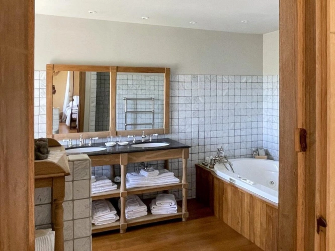 Photos 16 - Rurale - Une somptueuse propriété gasconne, avec une vue imprenable, une piscine à débordement et un court de tennis privé