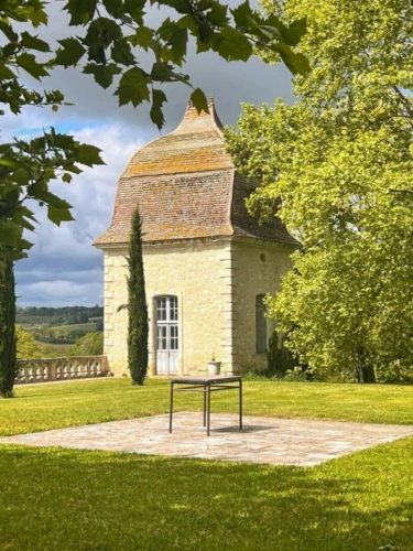 Photos 10 - Prestige - Magnifique domaine comprenant : le manoir (« le château ») vestiges d'un château médiéval, une folie, 2 maisons d?amis, la maison de gardien, 2 piscines
