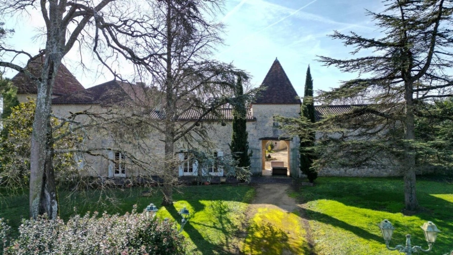 Photos 5 - Prestige - Superbe château avec vue panoramique, élégance et charme