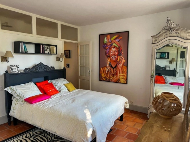 Photos 2 - Touristique - Maison élégante de style chartreuse avec maison d'amis dans un parc privé