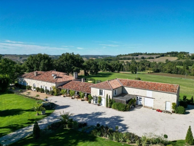 Photos 12 - Touristique - Maison élégante de style chartreuse avec maison d'amis dans un parc privé