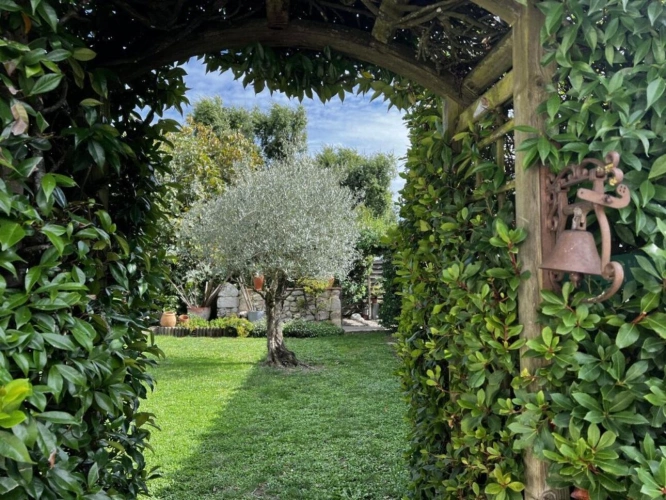 Photos 9 - Prestige - Charmante Maison en Pierre avec Piscine, Vues Panoramiques et Jardin Paisible
