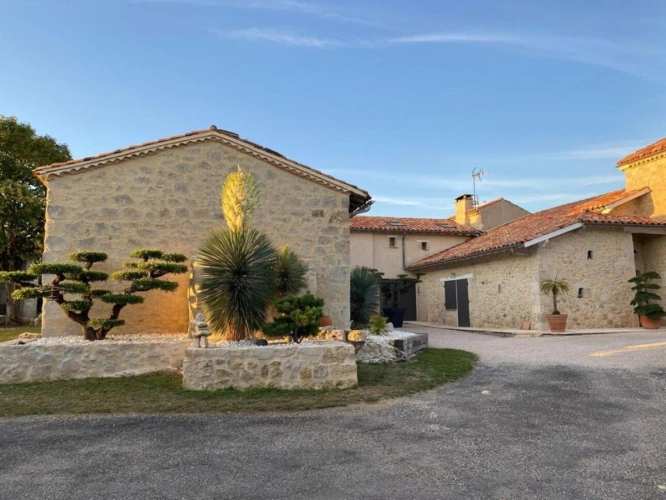 Photos 18 - Prestige - Charmante Maison en Pierre avec Piscine, Vues Panoramiques et Jardin Paisible