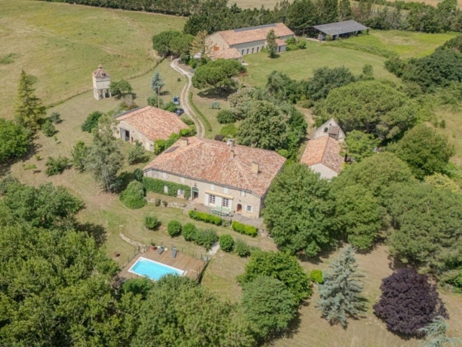 Photos 1 - Prestige - Hameau de charme dans un cadre privilégié