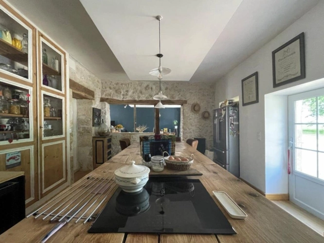 Photos 6 - Prestige - Propriété de caractère rénovée avec piscine, dépendances sur terrain de plus d?un hectare