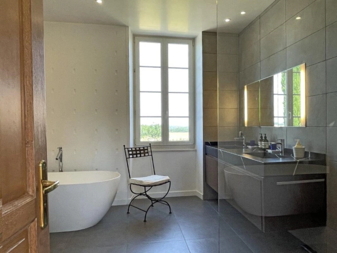 Photos 4 - Prestige - Une propriété de caractère superbement restaurée, avec vues panoramiques