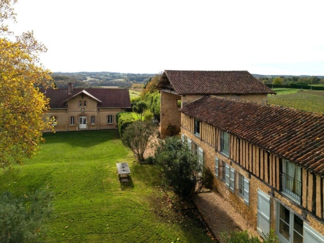 Photos 1 - Rurale - Propriété avec vues époustouflantes et une grande maison d'amis