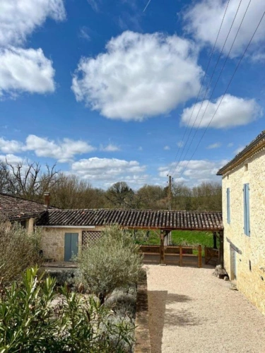 Photos 2 - Prestige - Propriété de campagne de 271m2 avec 5 chambres, piscine et 7896m2 de jardin