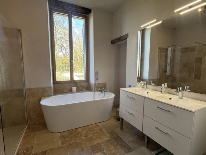 Photos 9 - Prestige - Propriété de campagne de 271m2 avec 5 chambres, piscine et 7896m2 de jardin