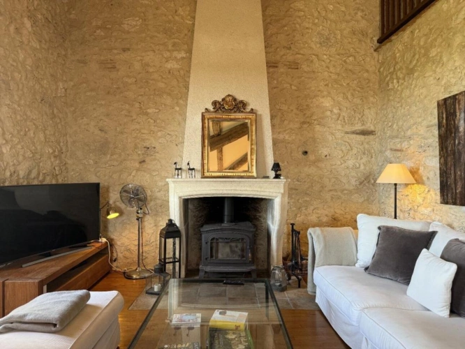 Photos 12 - Prestige - Propriété de campagne de 271m2 avec 5 chambres, piscine et 7896m2 de jardin