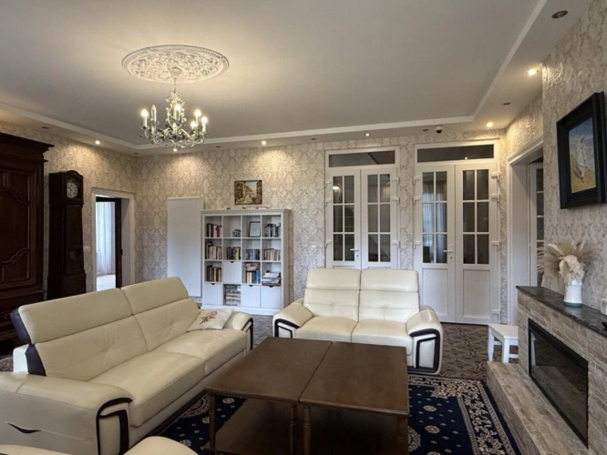 Photos 5 - Prestige - Grande et belle maison bourgeoise entièrement rénovée avec piscine et jardin clôturé