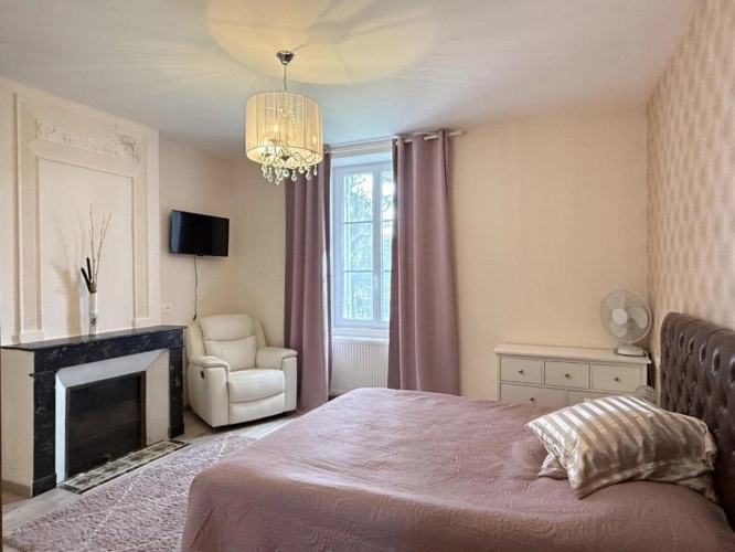 Photos 12 - Prestige - Grande et belle maison bourgeoise entièrement rénovée avec piscine et jardin clôturé