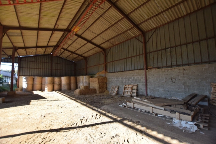 Photos 3 - Prestige - Propriete agricole avec deux maisons, bâtiments et 2,9 hectares de terrain CREOT (71)