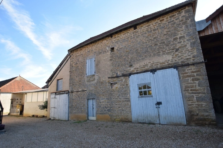 Photos 4 - Prestige - Propriete agricole avec deux maisons, bâtiments et 2,9 hectares de terrain CREOT (71)